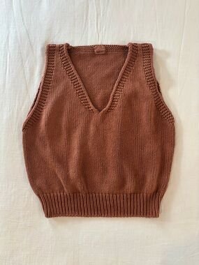 *SOLD* No24 Sweater Vest, Tonka Bean
